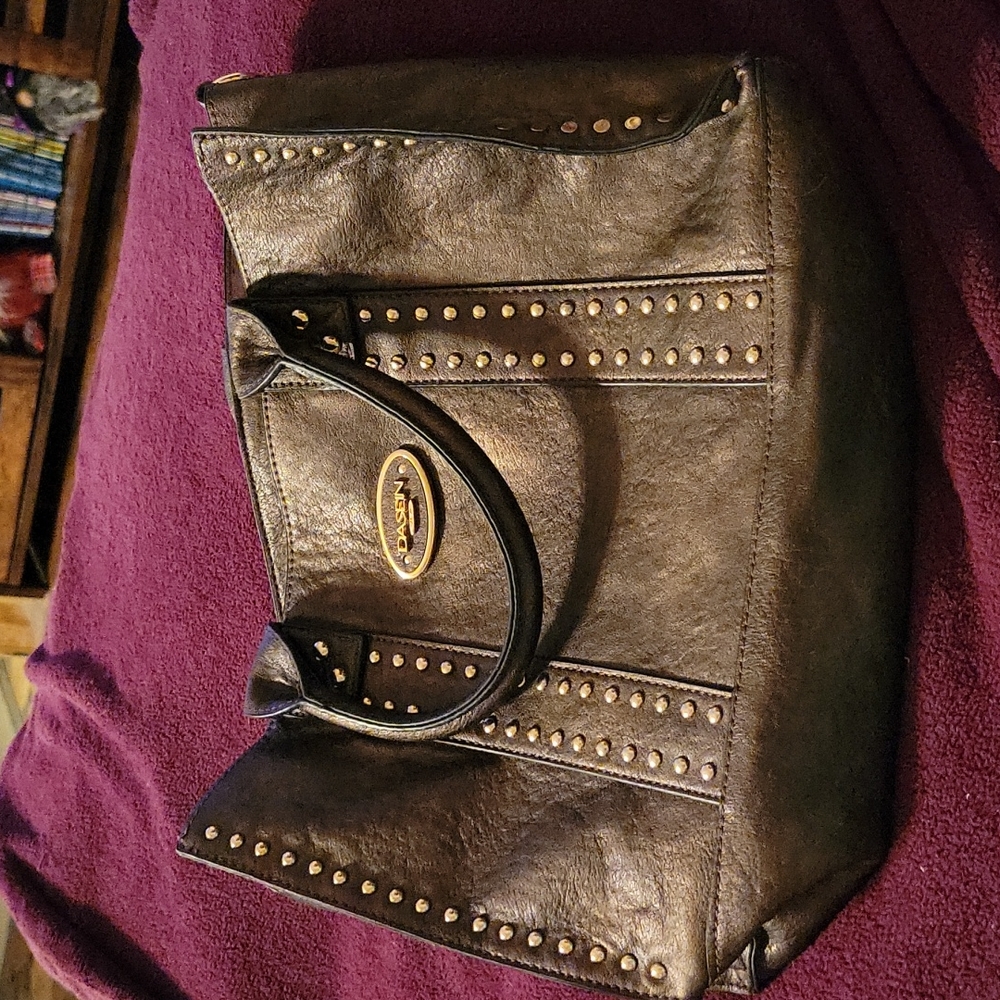 Dashing handbag